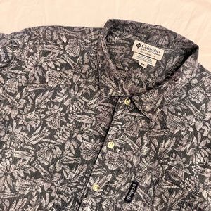 Columbia Men’s Blue Floral Cotton Button Down Short Sleeve